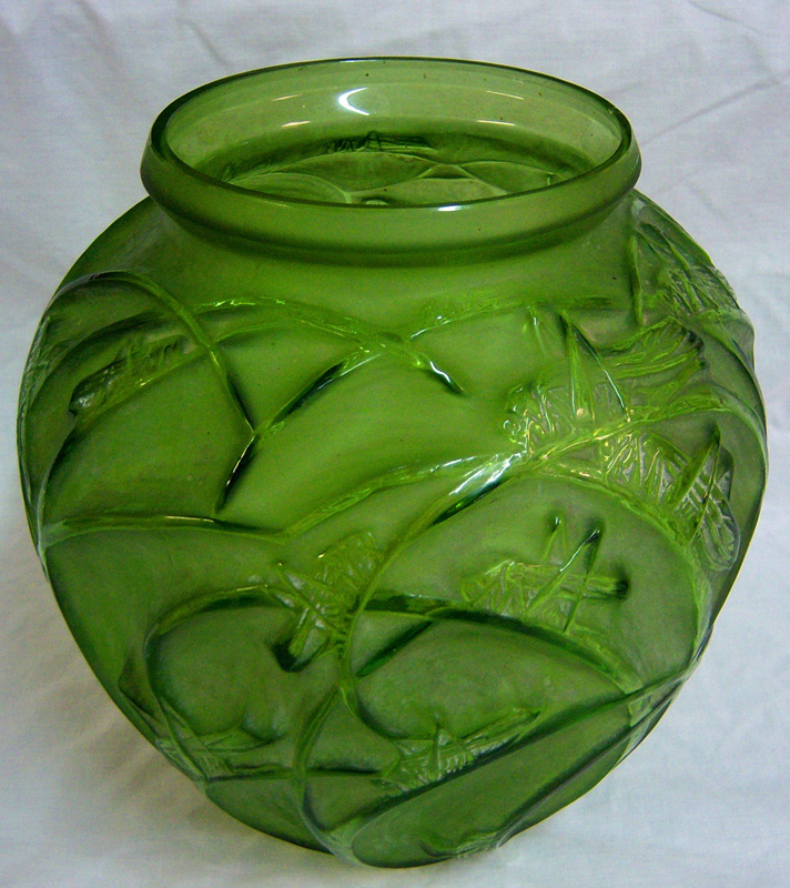 Lalique 10.5x10.5in grasshopper bulbous vase