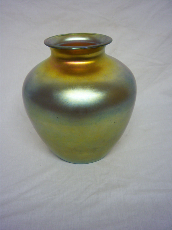 Steuben irridescent vase 10x10in