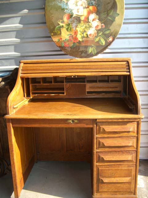 Roll top desk