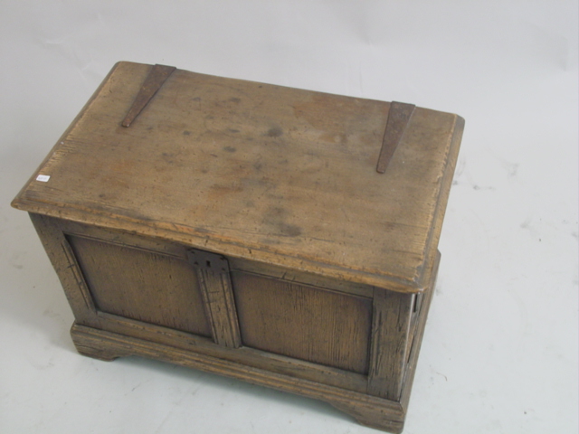 Small Trunk w strap hinges