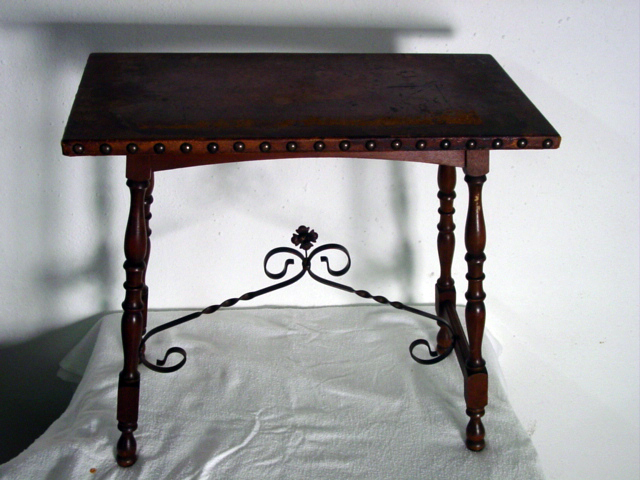 Spanish leather top wr iron stand