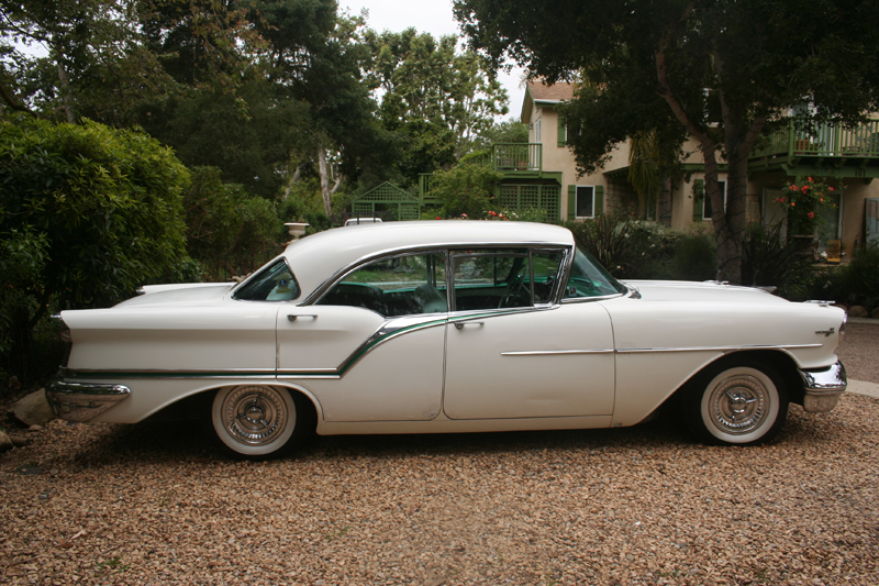 1957 Oldsmobile Super 88 w J2 Rocket Tri Power (3)