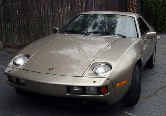 1986 Porsche 928S front