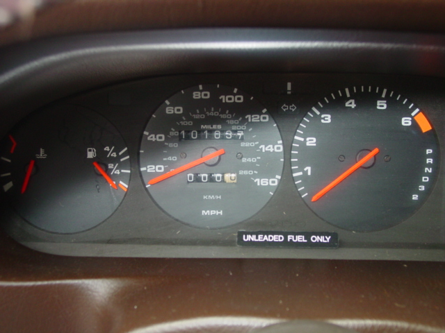 1986 Porsche 928S inside