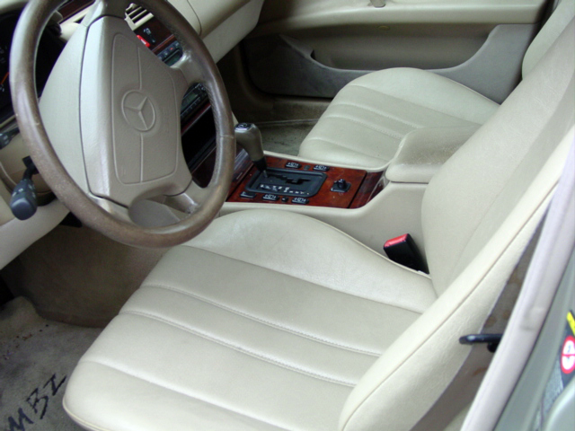 1998 Mercedes Benz E320 station wagon interior