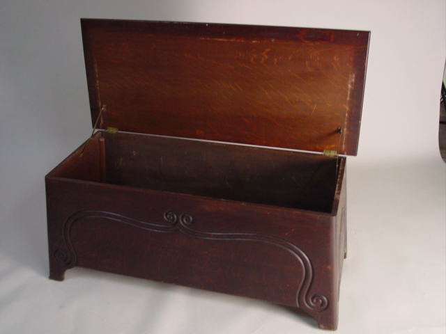 Craftsman oak blanket chest open