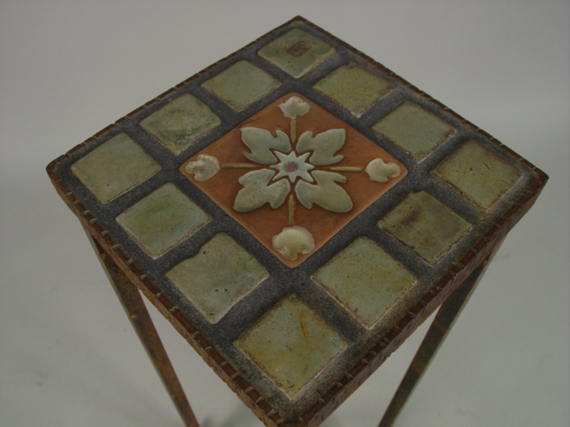 Tile top wr iron fern stand top