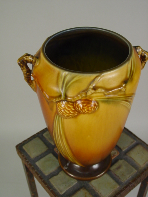 Roseville 6.5in tall vase top