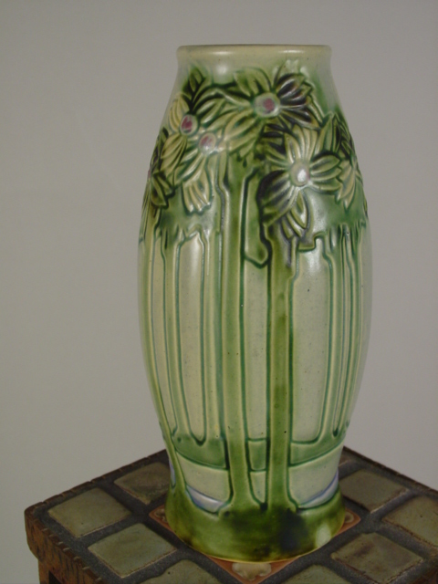 Unsigned Roseville art Noveau vase