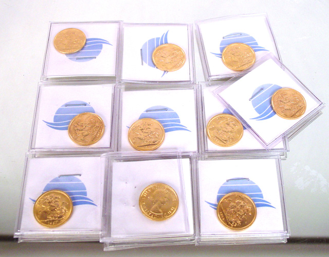 Set of 10 Elizaberth II English sovereigns
