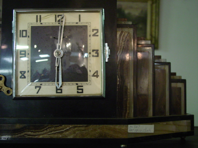 Art Deco mantle clock c.u.