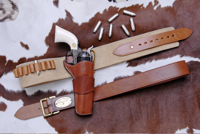 John Wayne Holster & belt set 15053000-Bianchi