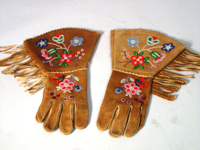 Native Am. beaded gauntlets