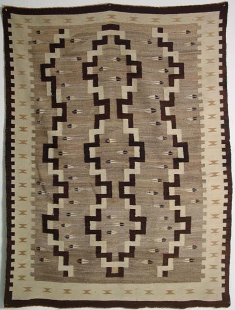 Natural color Navajo rug 6'8x5' with feathers