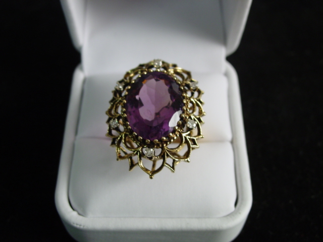 14kt Elegant amethyst w diam ring - lrg stone
