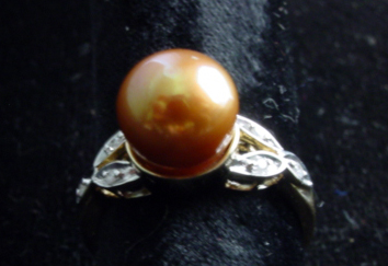 Rare Tahitian 14kt pearl ring golden color w diam