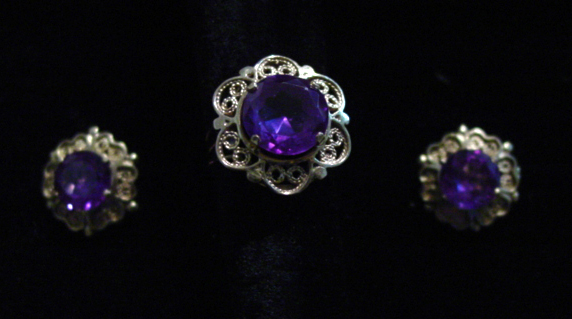 Synth Alex. Sapphire, 14kt ring & earrings 3pcs.