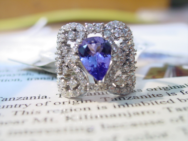 Tanzanite & Diamond Ring 2.24ctw Tanz 1.80ctw diam