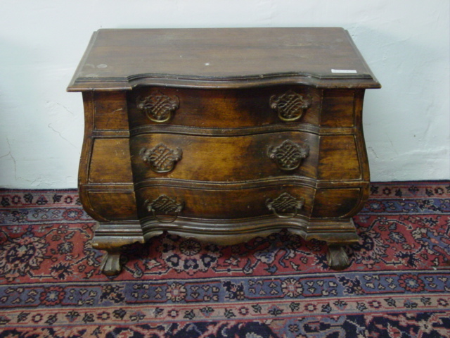 Jewelry chest w claw feet