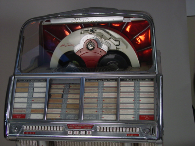Wurlizer Model 1800 Jukebox front